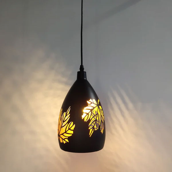 Suspension lustre industriel vintage fer noir design rétro