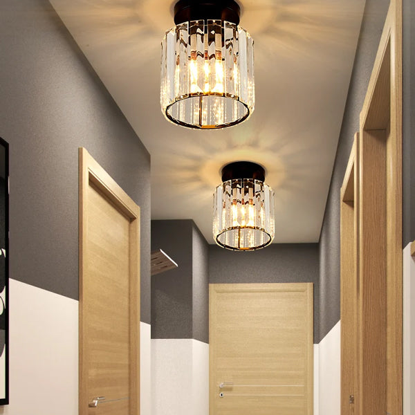 Intérieur de style industriel avec luminaire vintage en verre