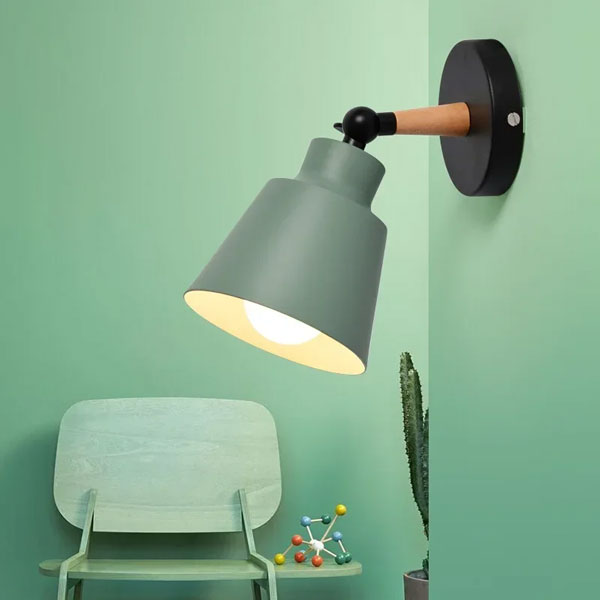 Applique en bois scandinave avec lumière LED