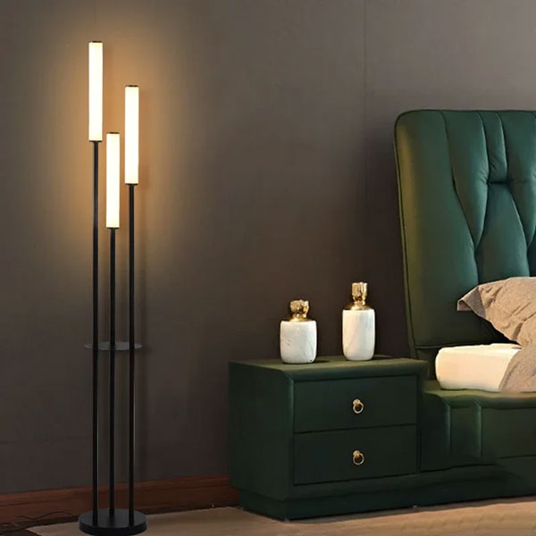 luminaire sur pied LED design épuré