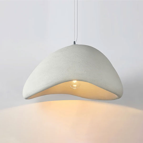 Lustre moderne beige cosy salon contemporain éclairage chaleureux