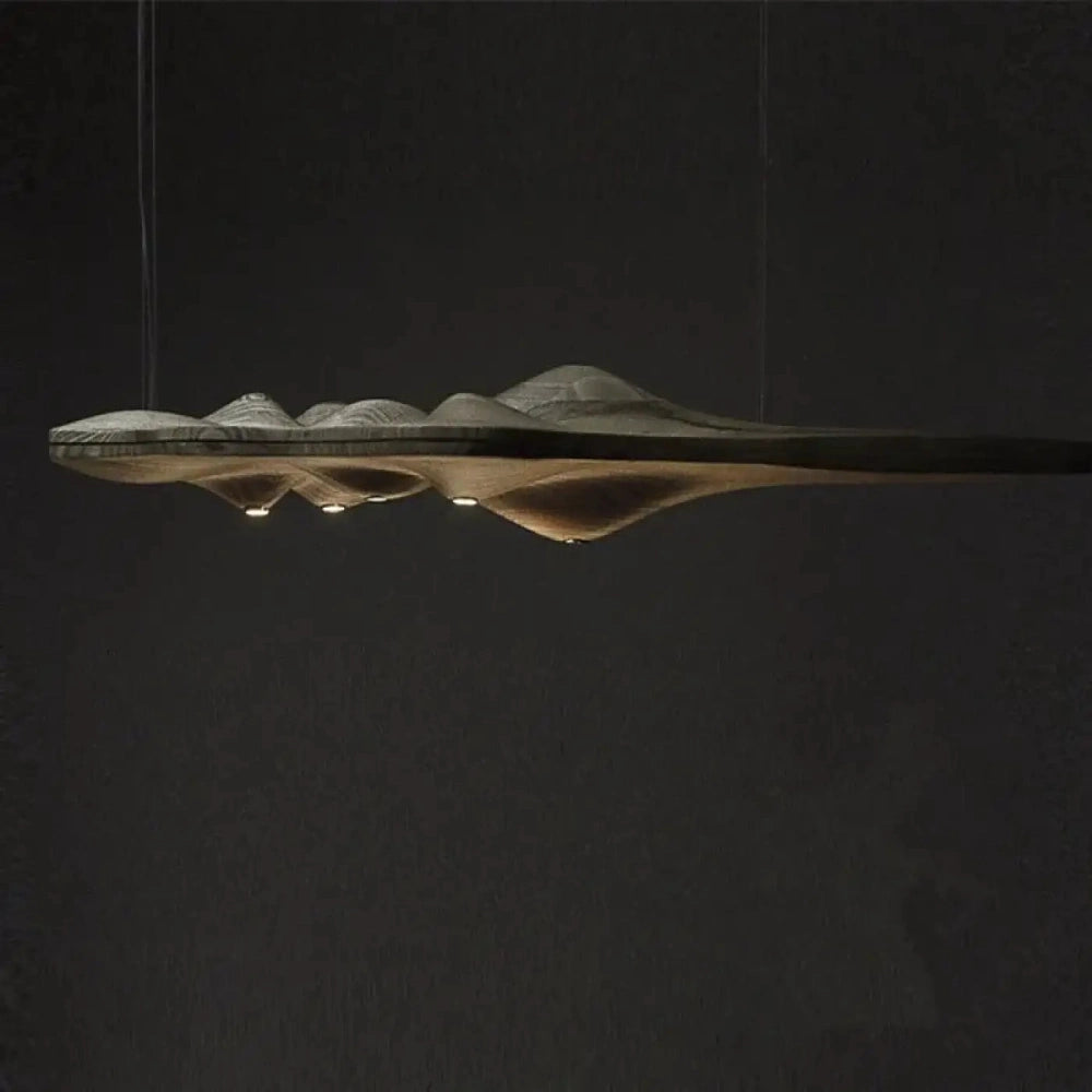 Lustre salon bois vague finition noire plafond blanc style japandi