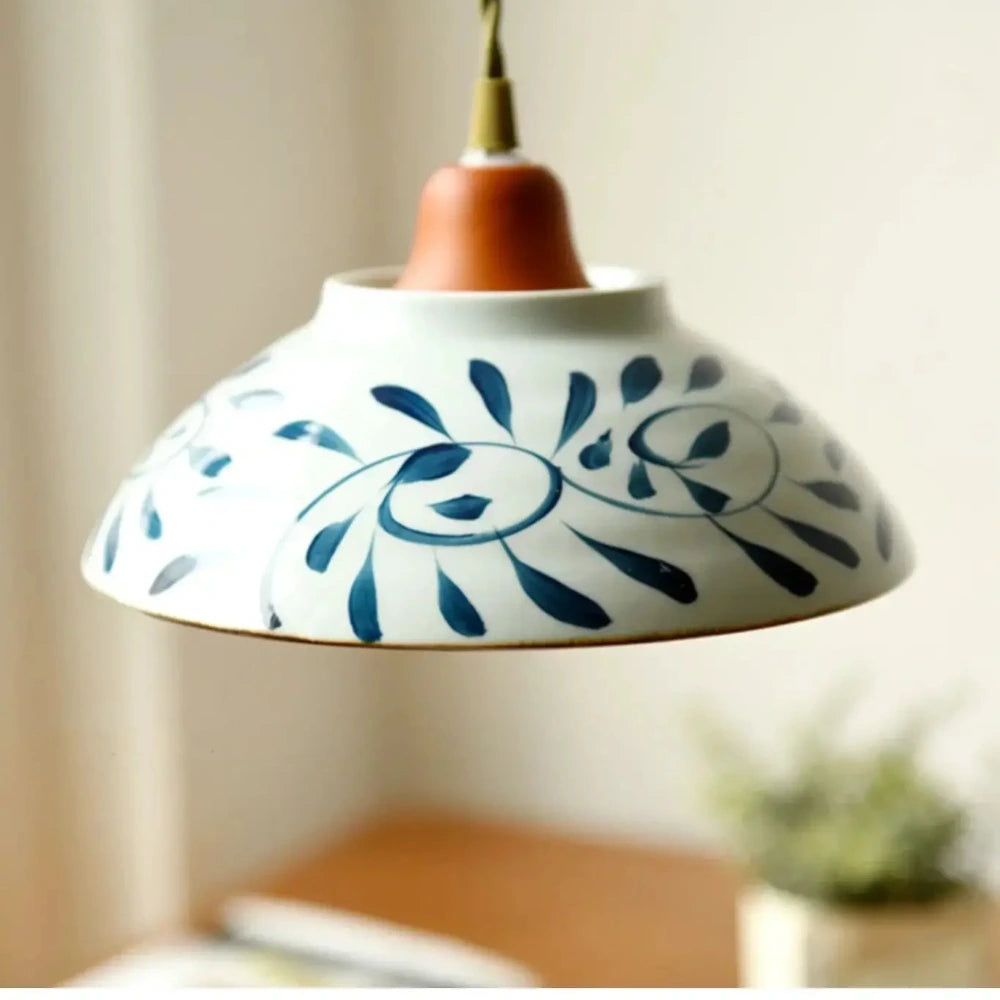 Lustre céramique peinte bleu blanc forme ronde artisanale