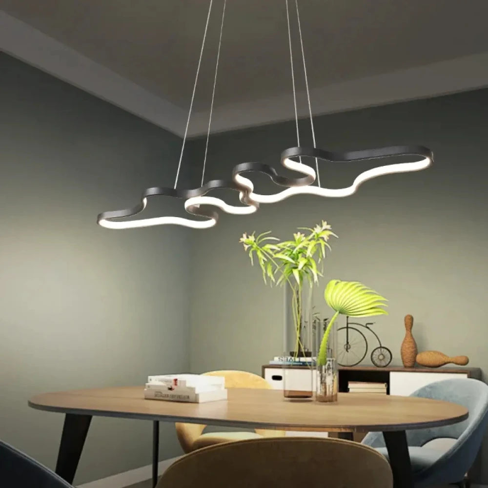Lustre anneaux noirs ondulés aluminium acrylique moderne