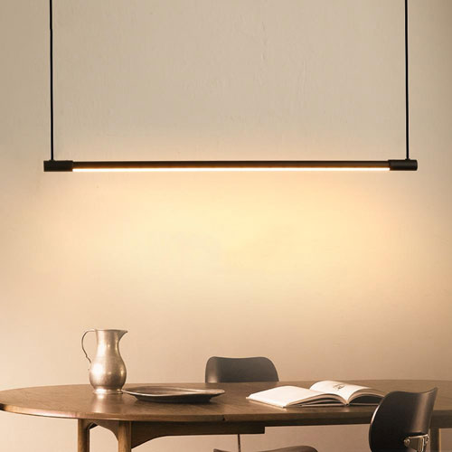 Lustre salon moderne barre suspendue éclairage linéaire design contemporain