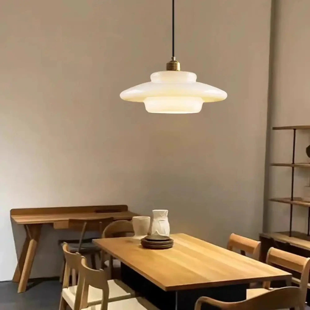 Globe verre opaline étagé suspension salon lumière douce
