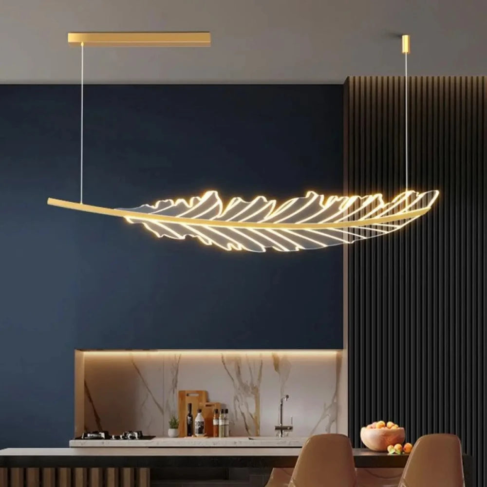 Lustre plume LED dorée métal 120 cm vue de profil