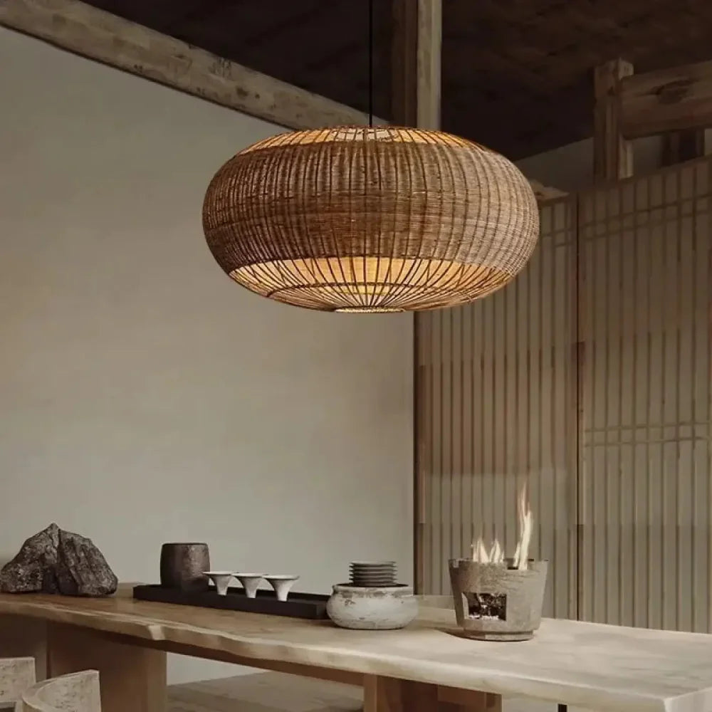 Lustre rotin ovale tressé style japandi naturel, suspension plafond salon