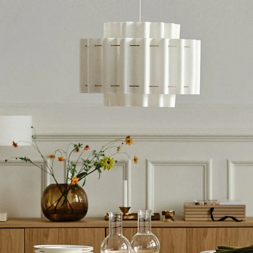 Lustre tambour tissu blanc plissé style japandi
---
