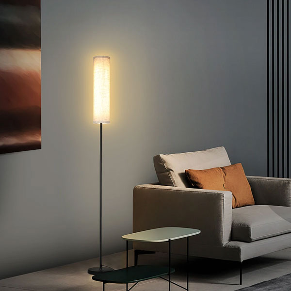 luminaire sur pied noir avec abat-jour