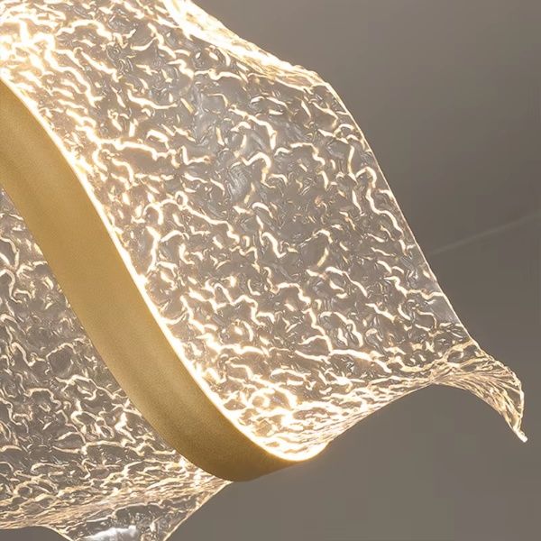 Lustre verre opalin propriété cossue éclairage raffinement français.