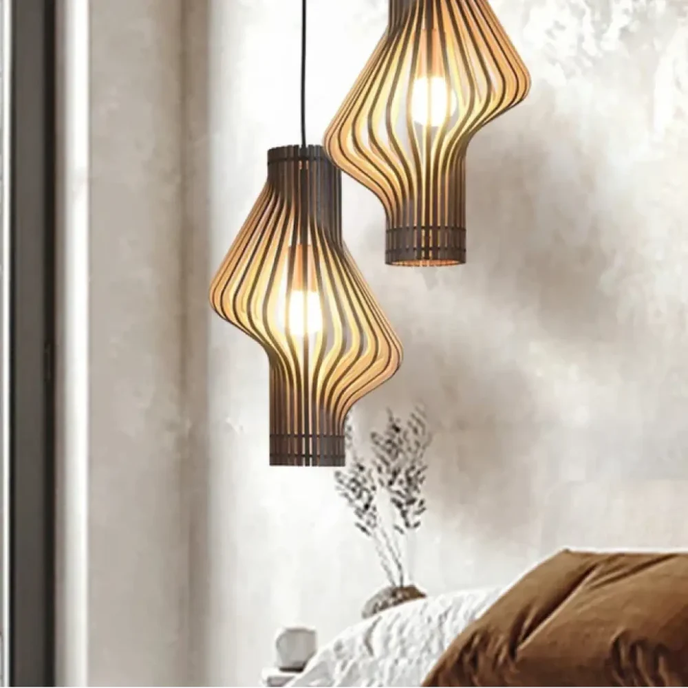 Détail lamelles bois suspension bohème câble réglable