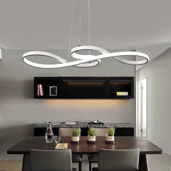 Lustre blanc anneaux multiples éclairage dimmable salle à manger.