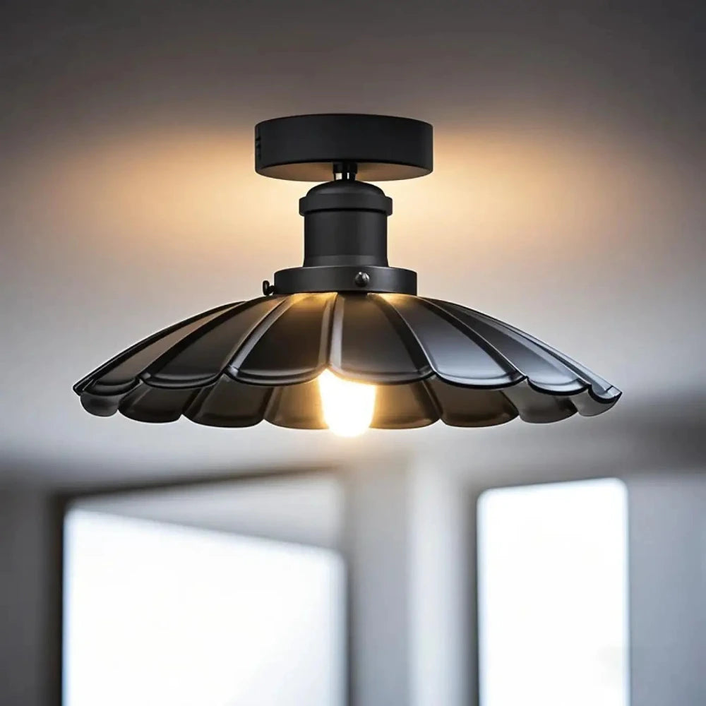 Lustre métal noir forme corolle style industriel vue de face