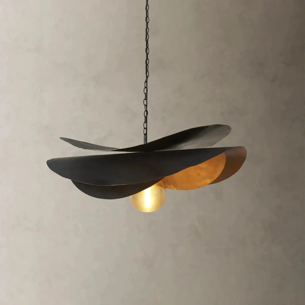 Lustre métal noir pétales dorés design suspension