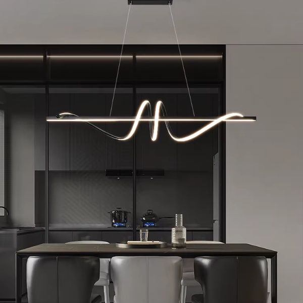 Chandelier salle manger design suspendu tendance architectural structurel.