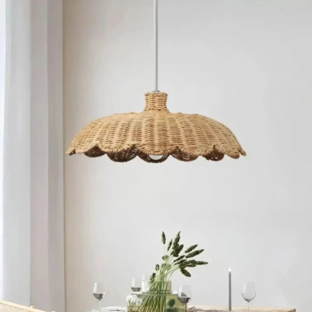 Lustre rotin tressé forme florale beige bohème