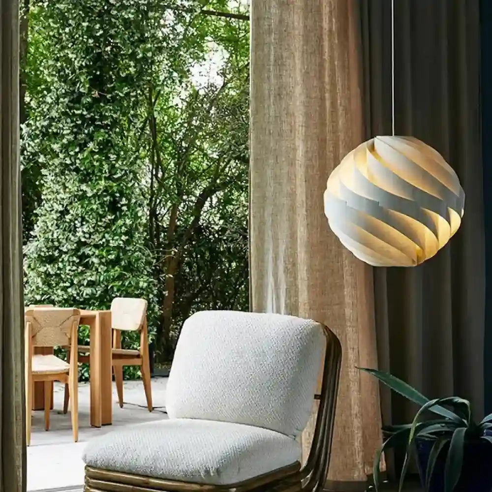 Lustre Salon Globe Spirale Blanc Lamelles