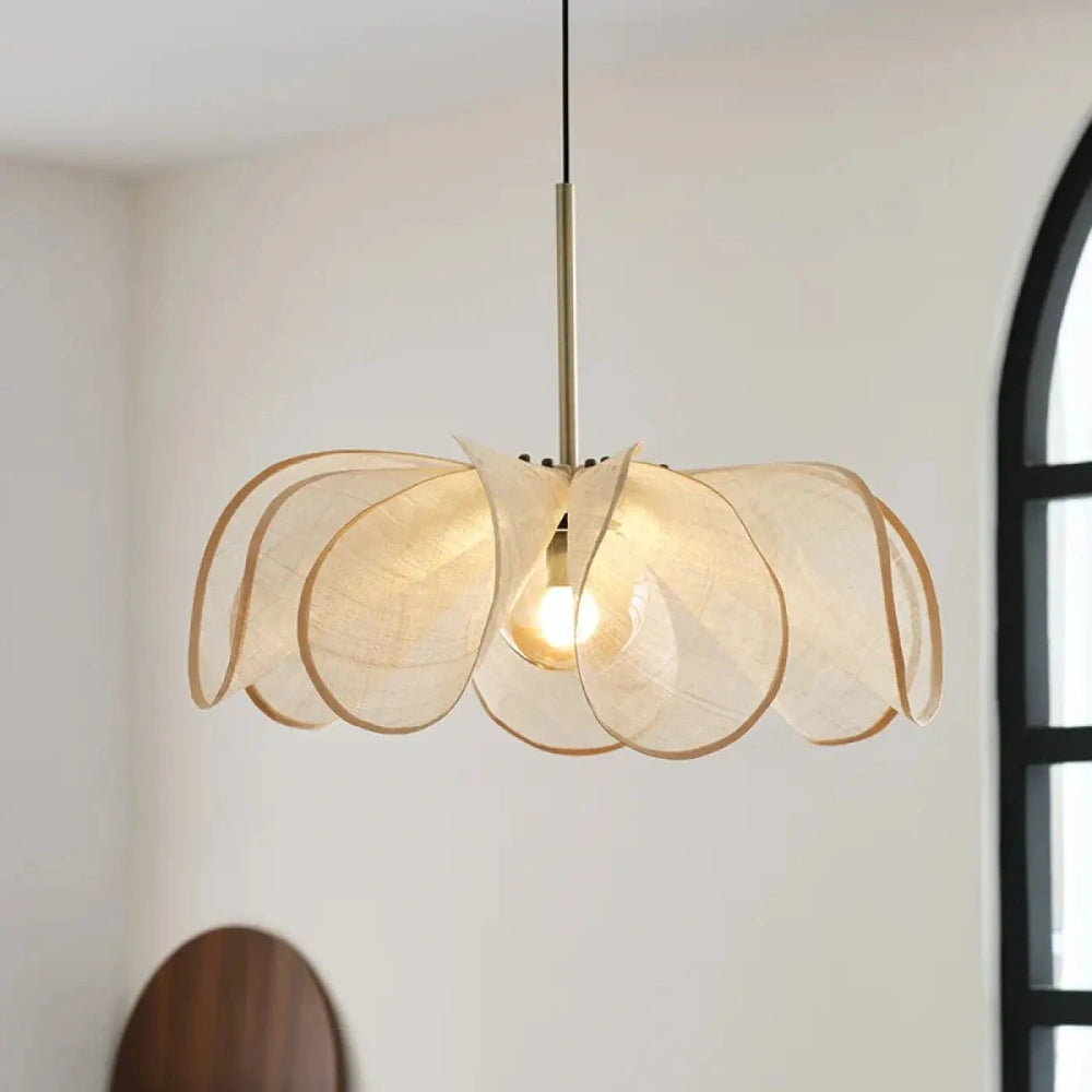 Détail structure métal doré et câble réglable 150 cm lustre suspension pétale
