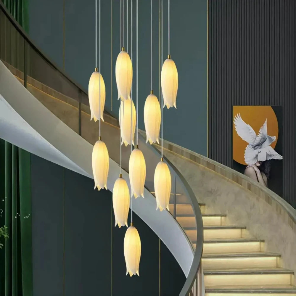 Lustre suspension tulipes céramique blanche métal cascade floral