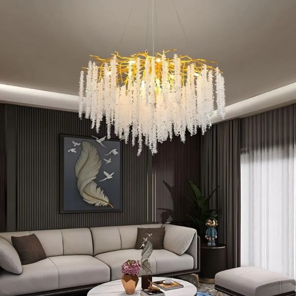 Éclairage salon européen lustre cristal pampilles brillantes élégant.